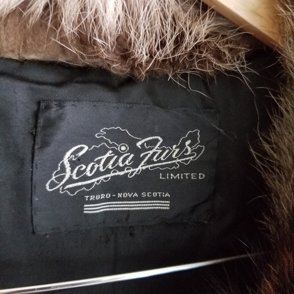 🧥VINTAGE FUR COAT - Picture 3 of 12